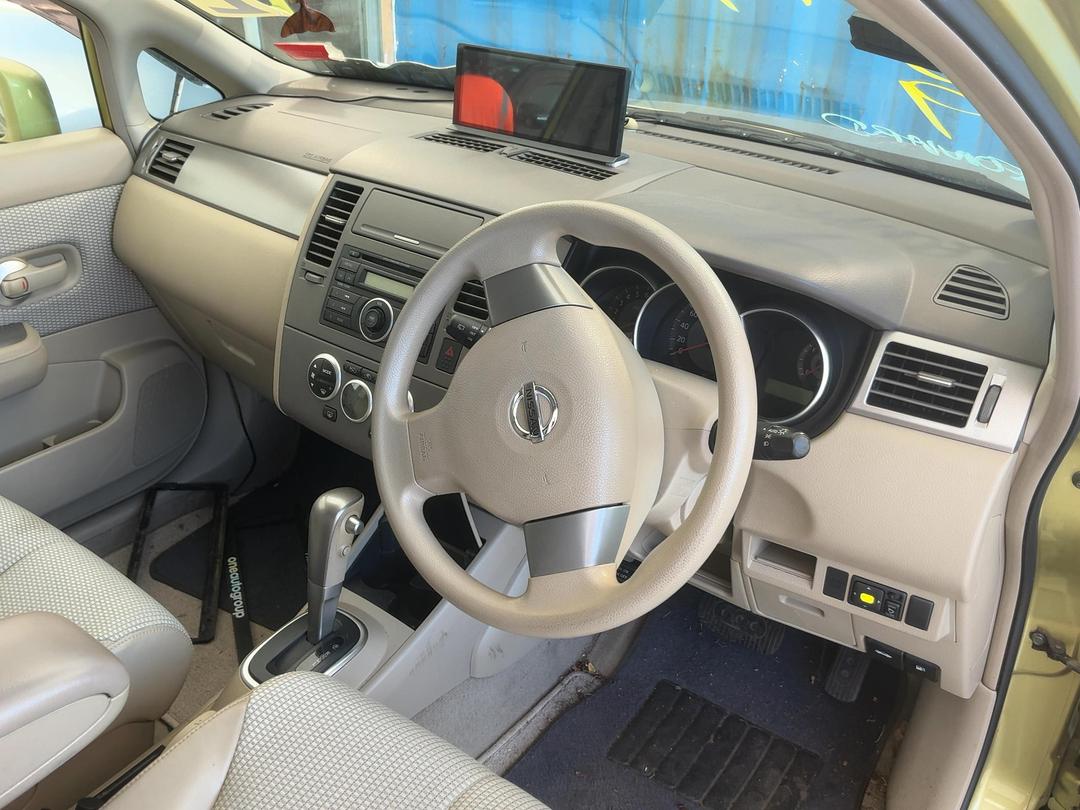 Photo '17' of Nissan Tiida Photo '17' of Nissan Tiida