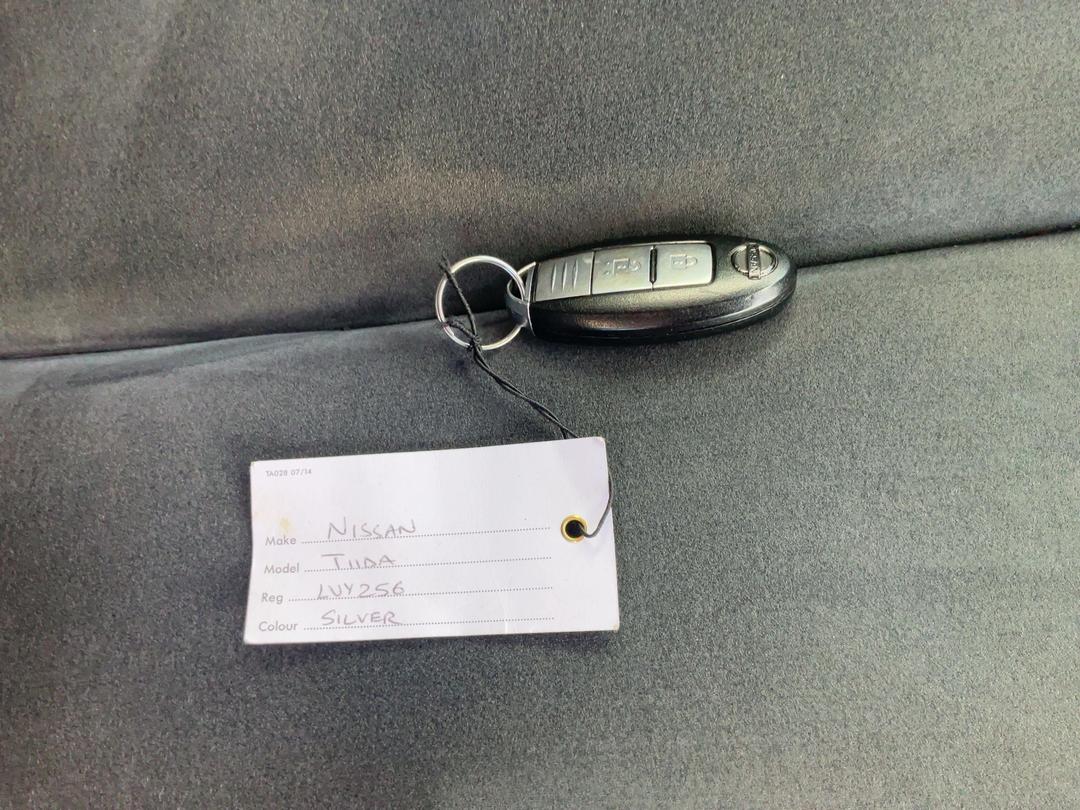 Photo '22' of Nissan Tiida