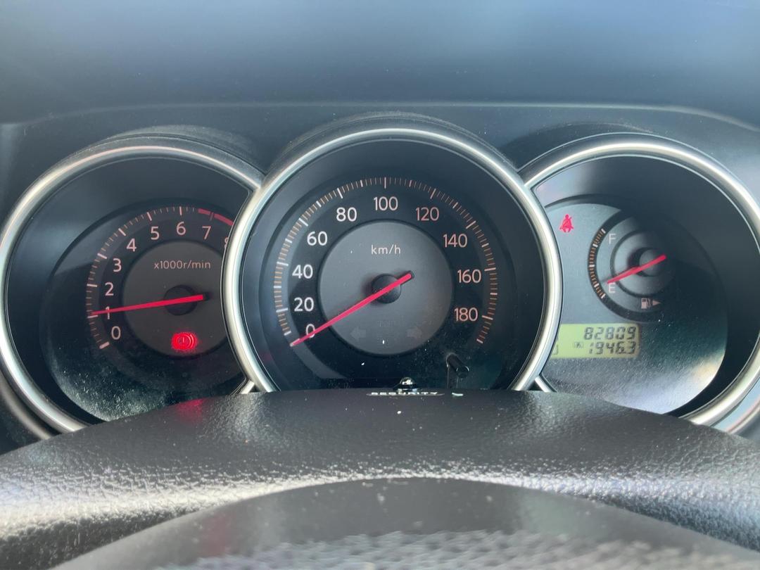 Photo '21' of Nissan Tiida