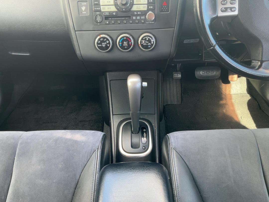 Photo '18' of Nissan Tiida