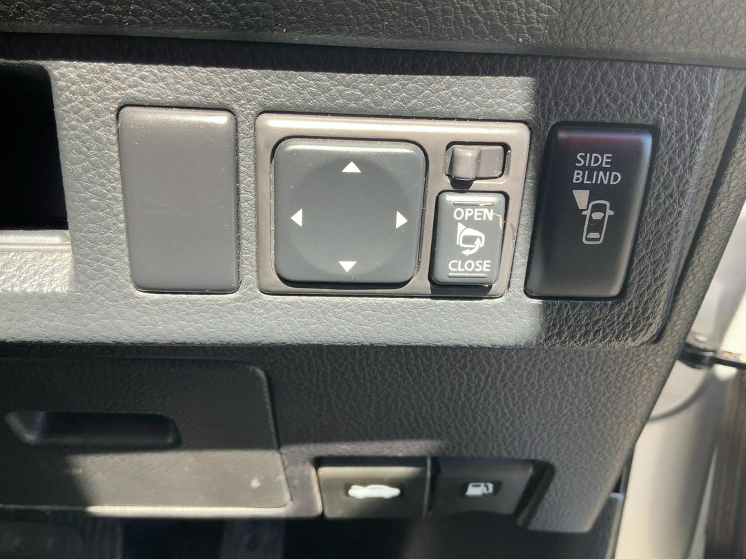Photo '26' of Nissan Tiida
