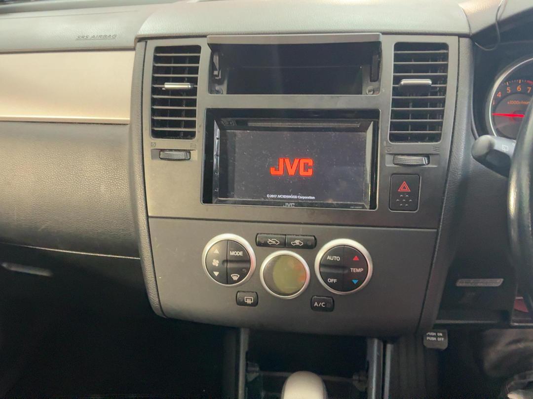 Photo '25' of Nissan Tiida