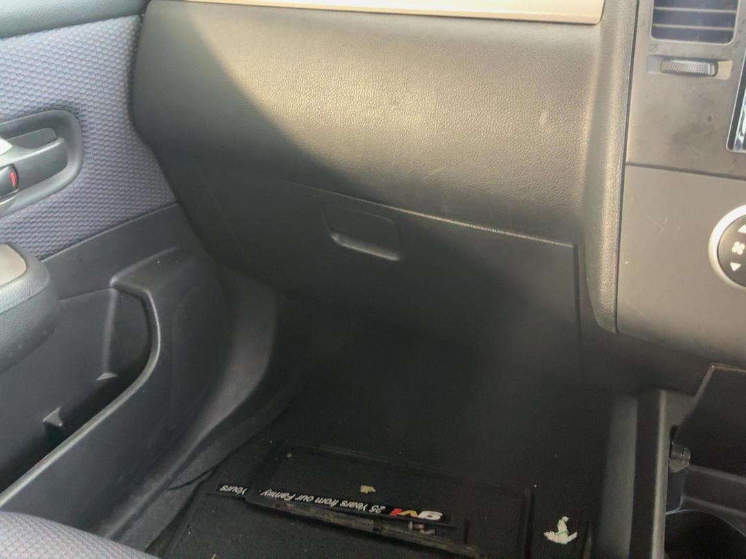 Photo '26' of Nissan Tiida