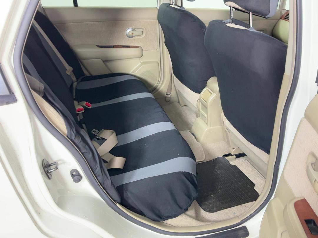 Photo '20' of Nissan Tiida