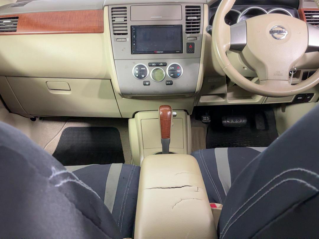Photo '18' of Nissan Tiida