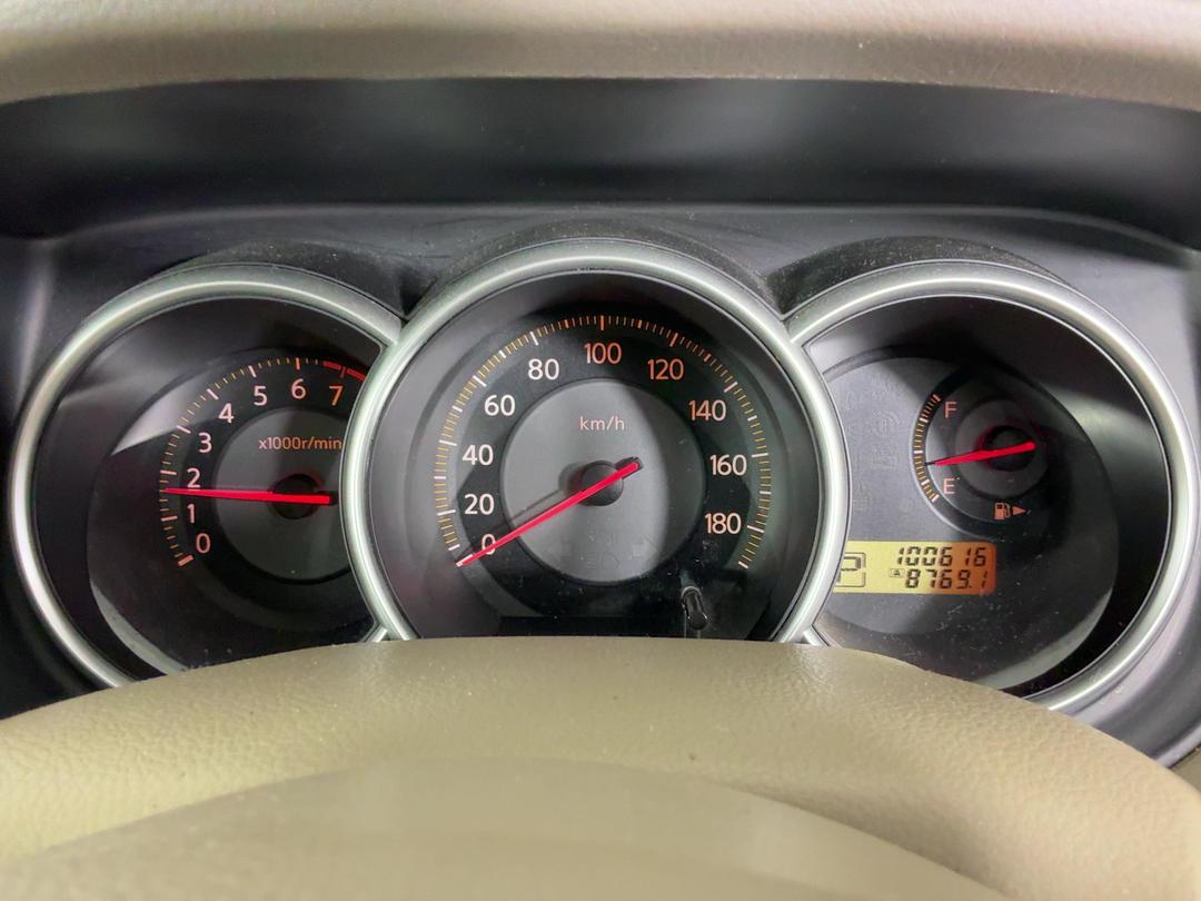 Photo '21' of Nissan Tiida