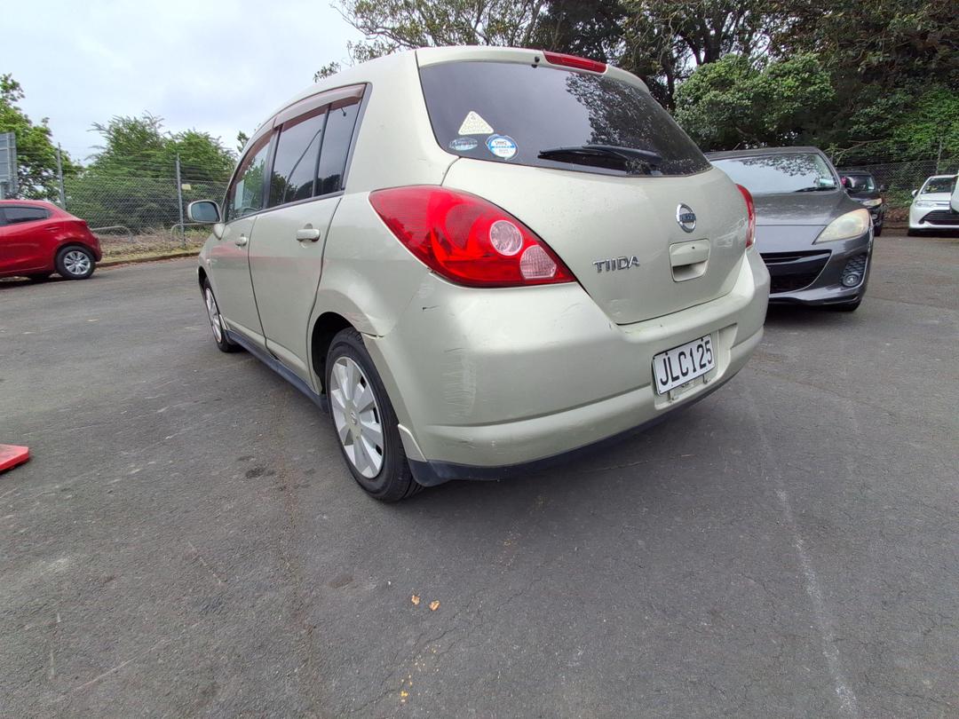 Photo '4' of Nissan Tiida