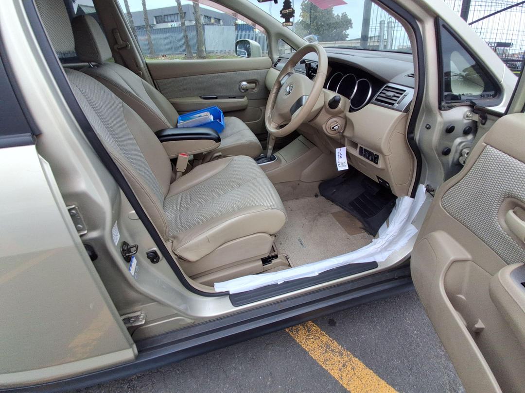 Photo '12' of Nissan Tiida