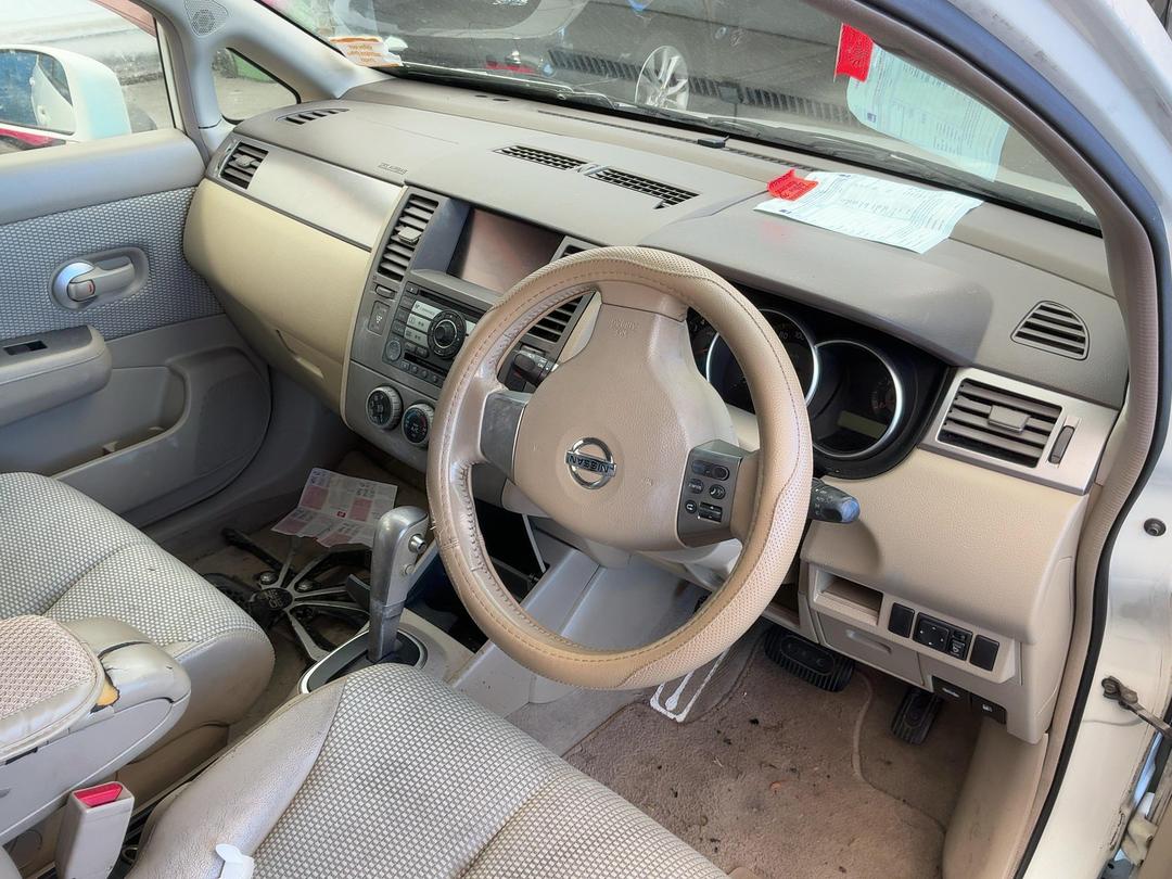 Photo '16' of Nissan Tiida Photo '16' of Nissan Tiida