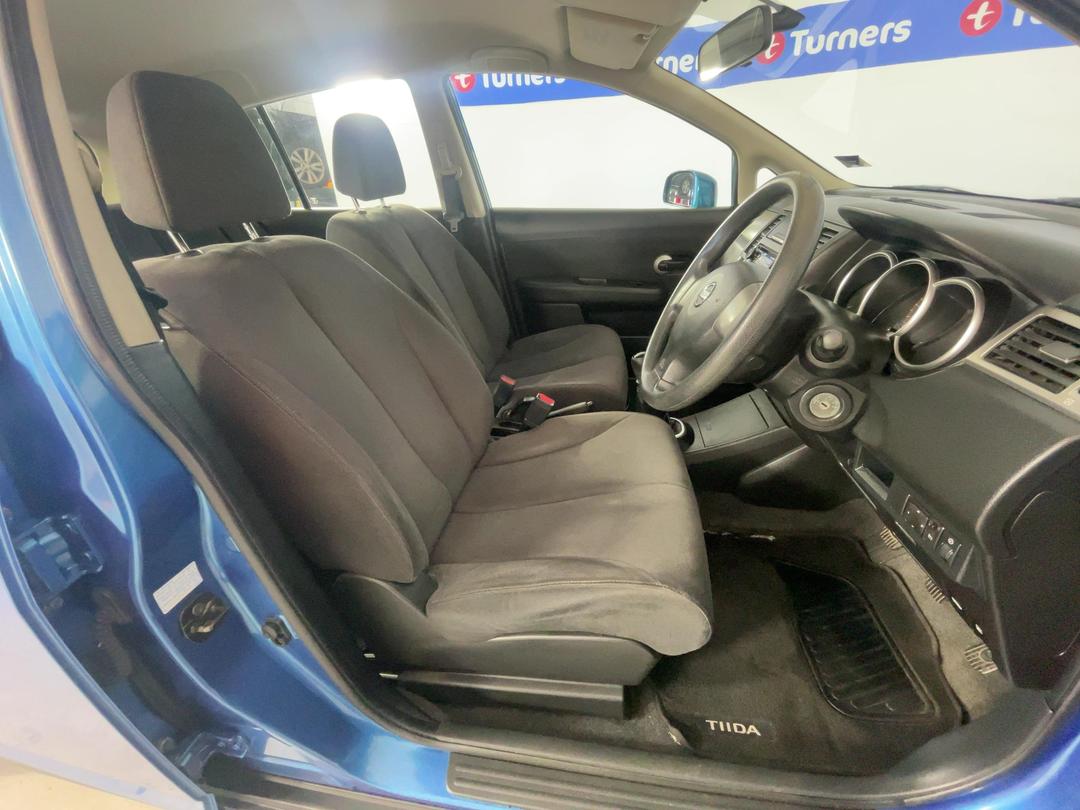 Photo '16' of Nissan Tiida
