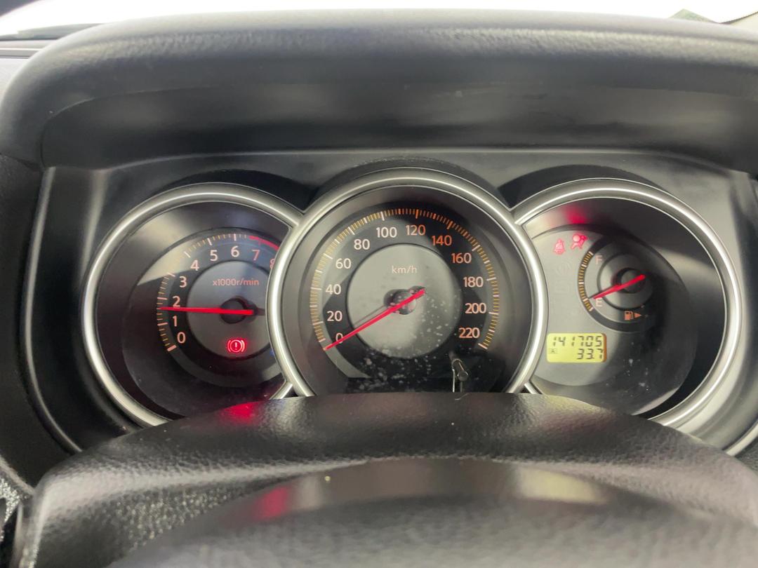 Photo '21' of Nissan Tiida