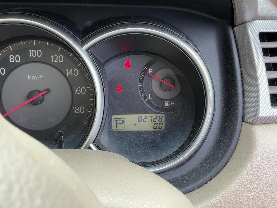 Photo '16' of Nissan Tiida