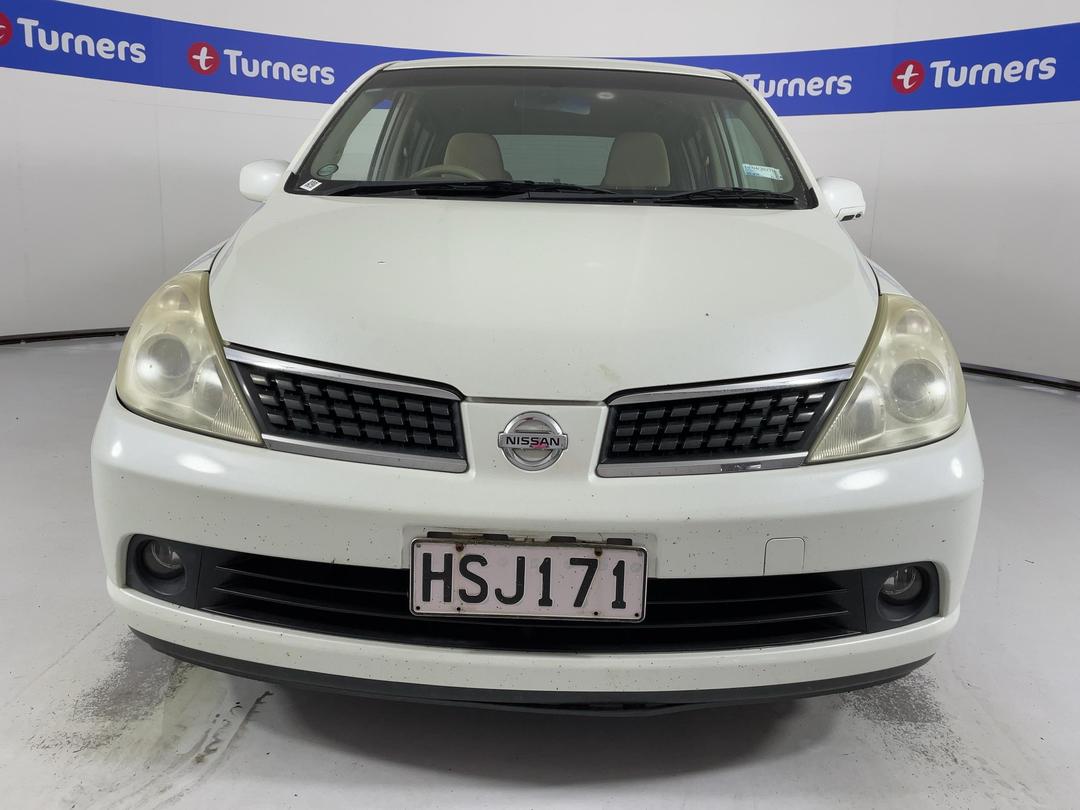 Photo '2' of Nissan Tiida