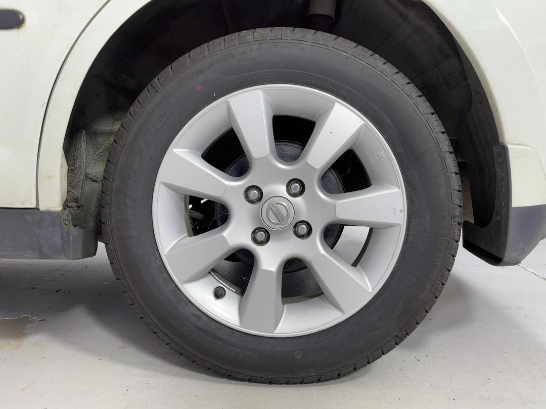 Photo '11' of Nissan Tiida