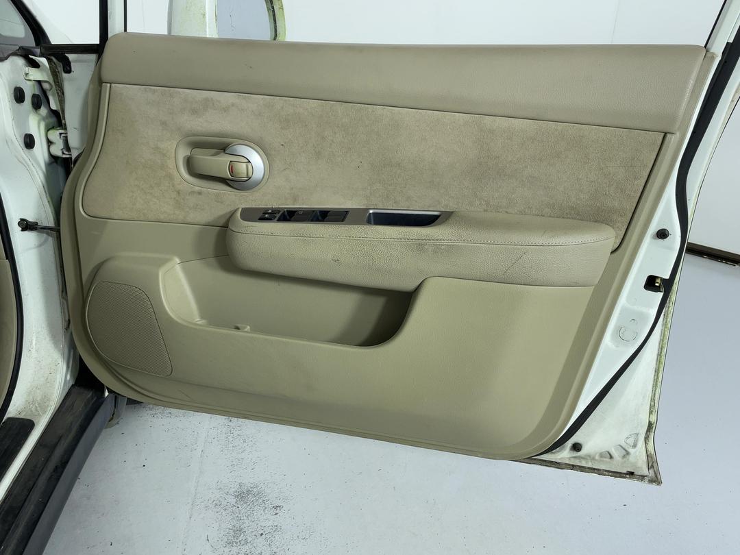 Photo '15' of Nissan Tiida