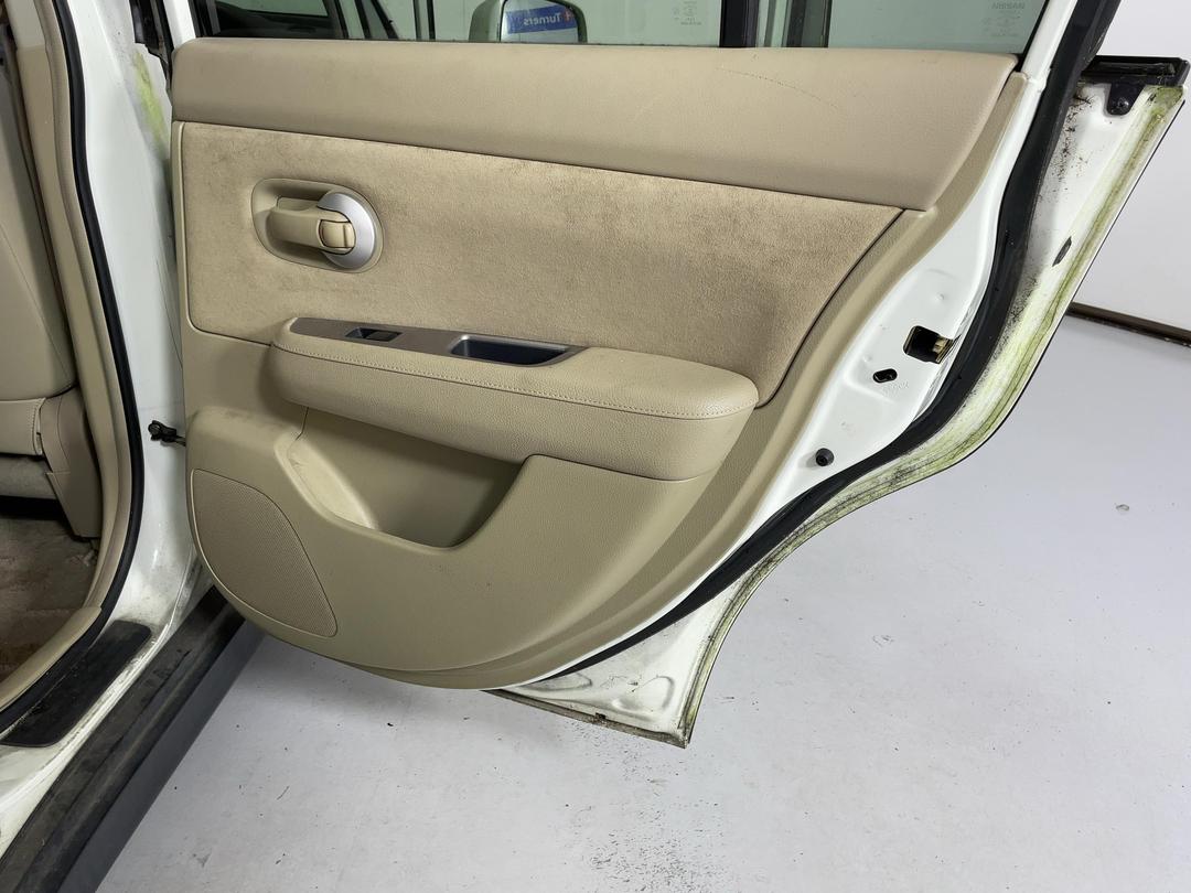 Photo '19' of Nissan Tiida
