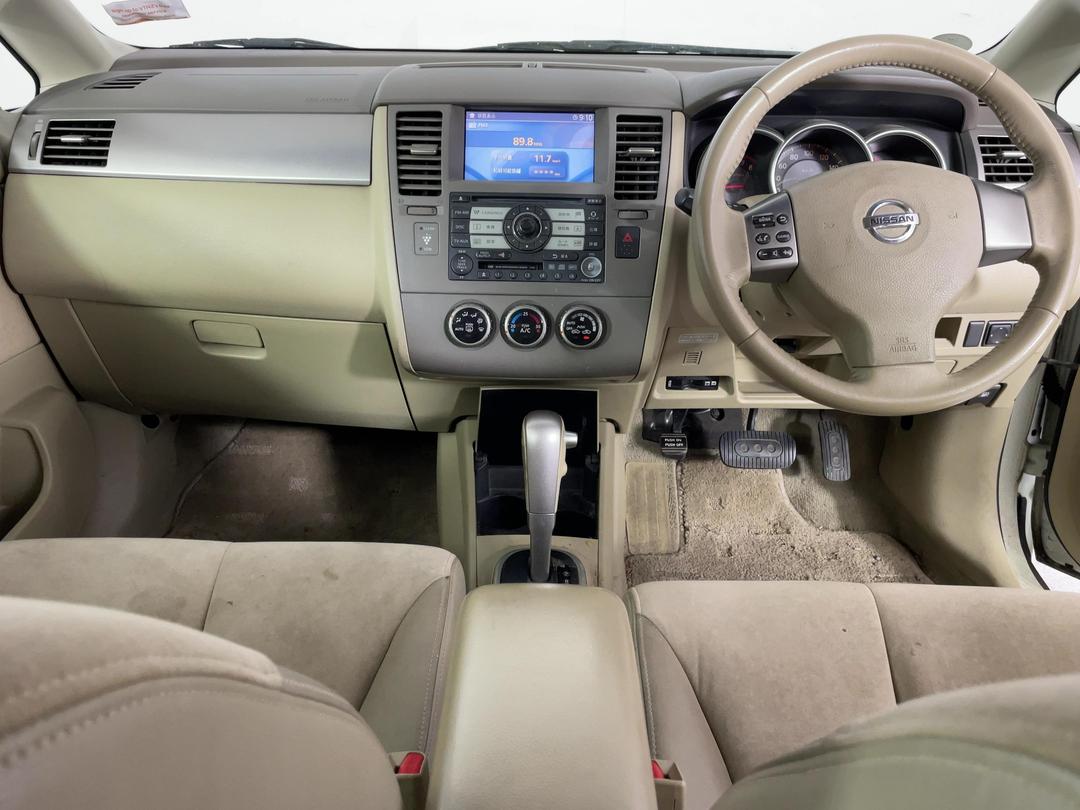 Photo '17' of Nissan Tiida