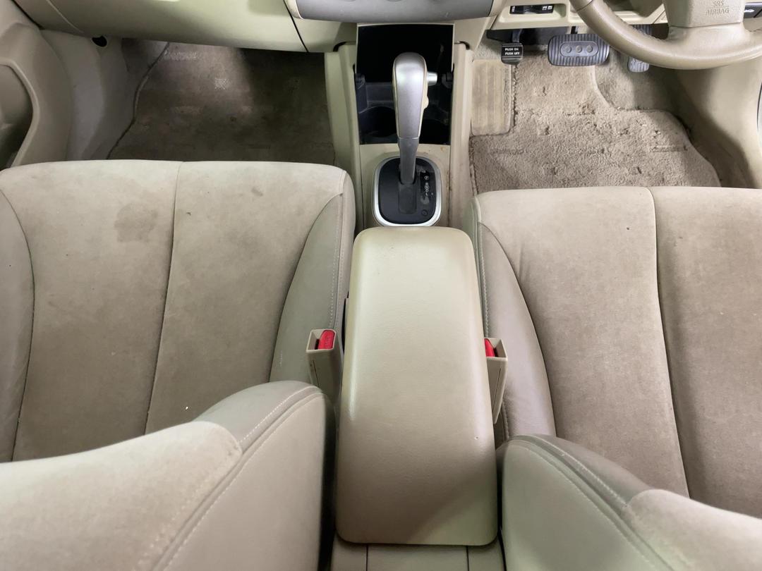Photo '18' of Nissan Tiida