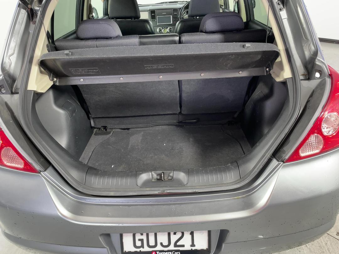 Photo '14' of Nissan Tiida