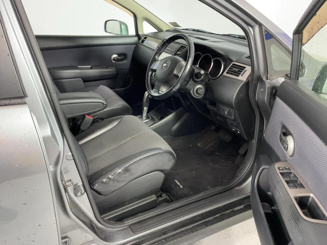 Photo '16' of Nissan Tiida