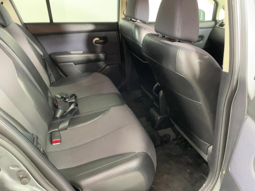 Photo '20' of Nissan Tiida