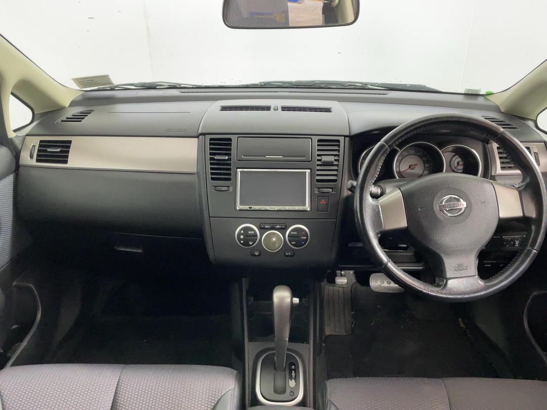 Photo '17' of Nissan Tiida