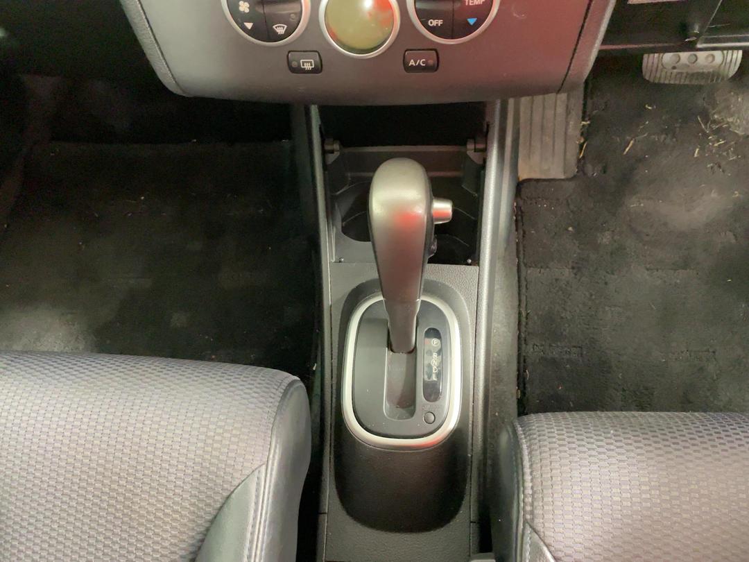 Photo '18' of Nissan Tiida