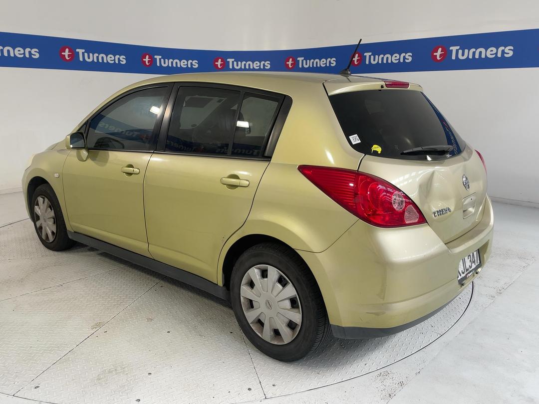 Photo '10' of Nissan Tiida Photo '10' of Nissan Tiida