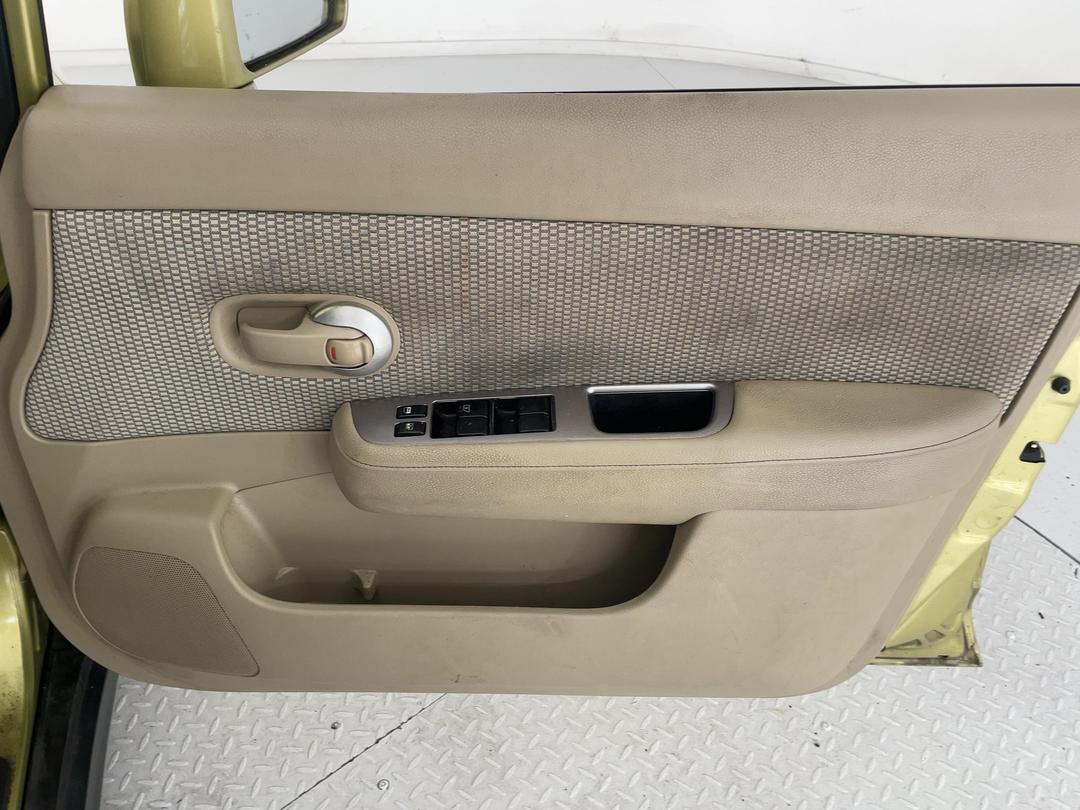 Photo '13' of Nissan Tiida Photo '13' of Nissan Tiida