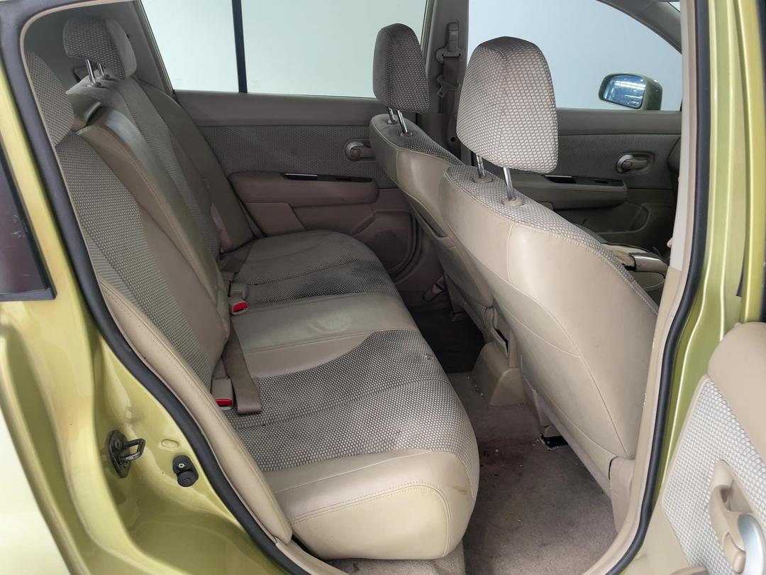 Photo '18' of Nissan Tiida Photo '18' of Nissan Tiida