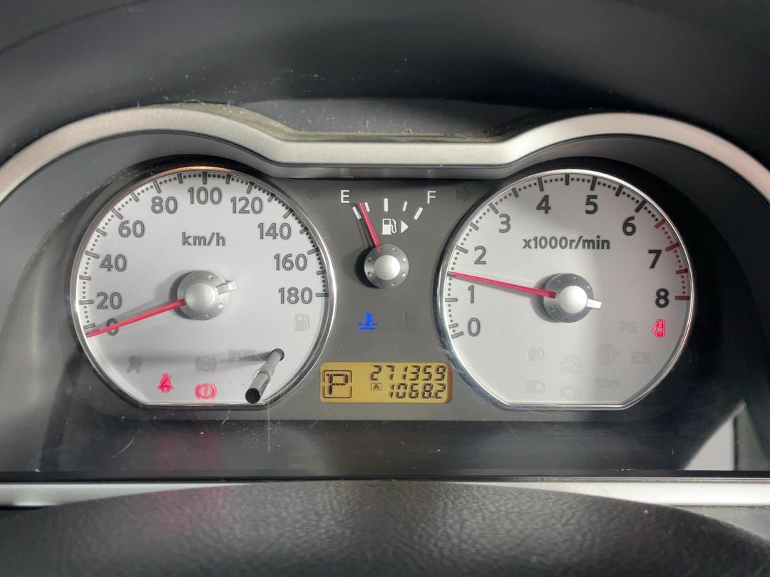 Photo '19' of Nissan Wingroad Photo '19' of Nissan Wingroad