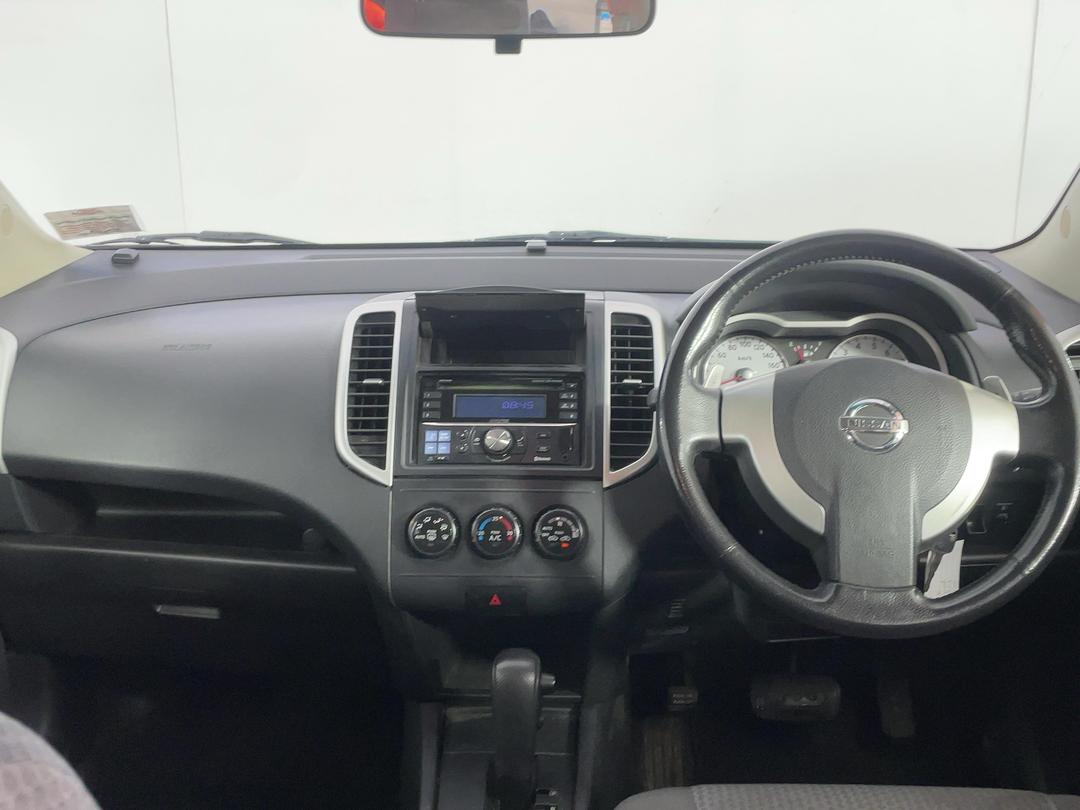 Photo '15' of Nissan Wingroad Photo '15' of Nissan Wingroad