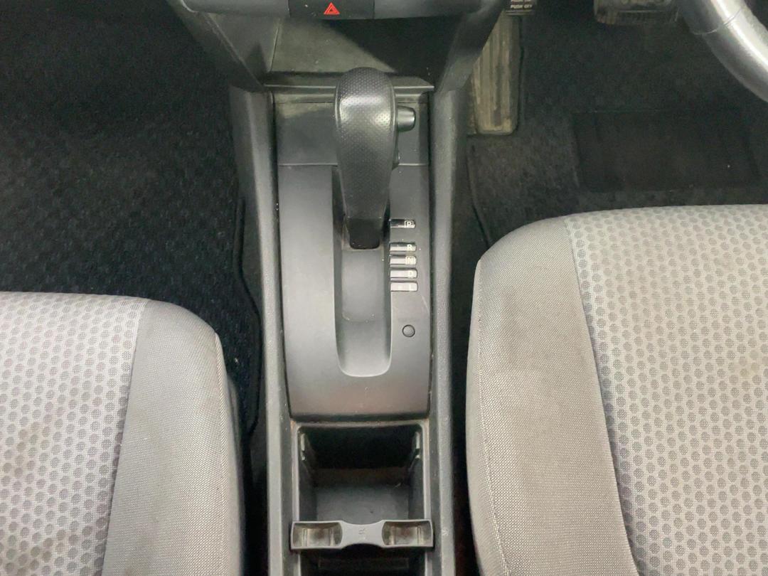 Photo '16' of Nissan Wingroad Photo '16' of Nissan Wingroad