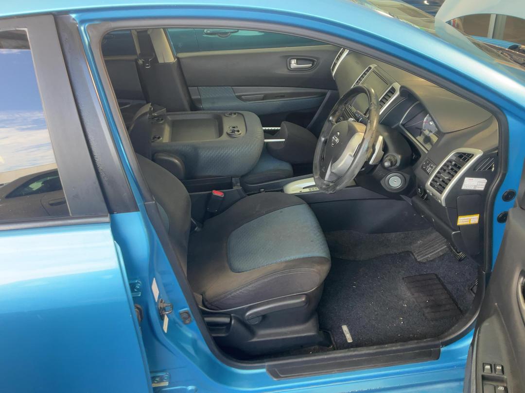 Photo '19' of Nissan Wingroad Photo '19' of Nissan Wingroad