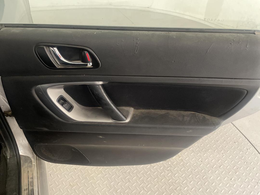 Photo '17' of Subaru Legacy R