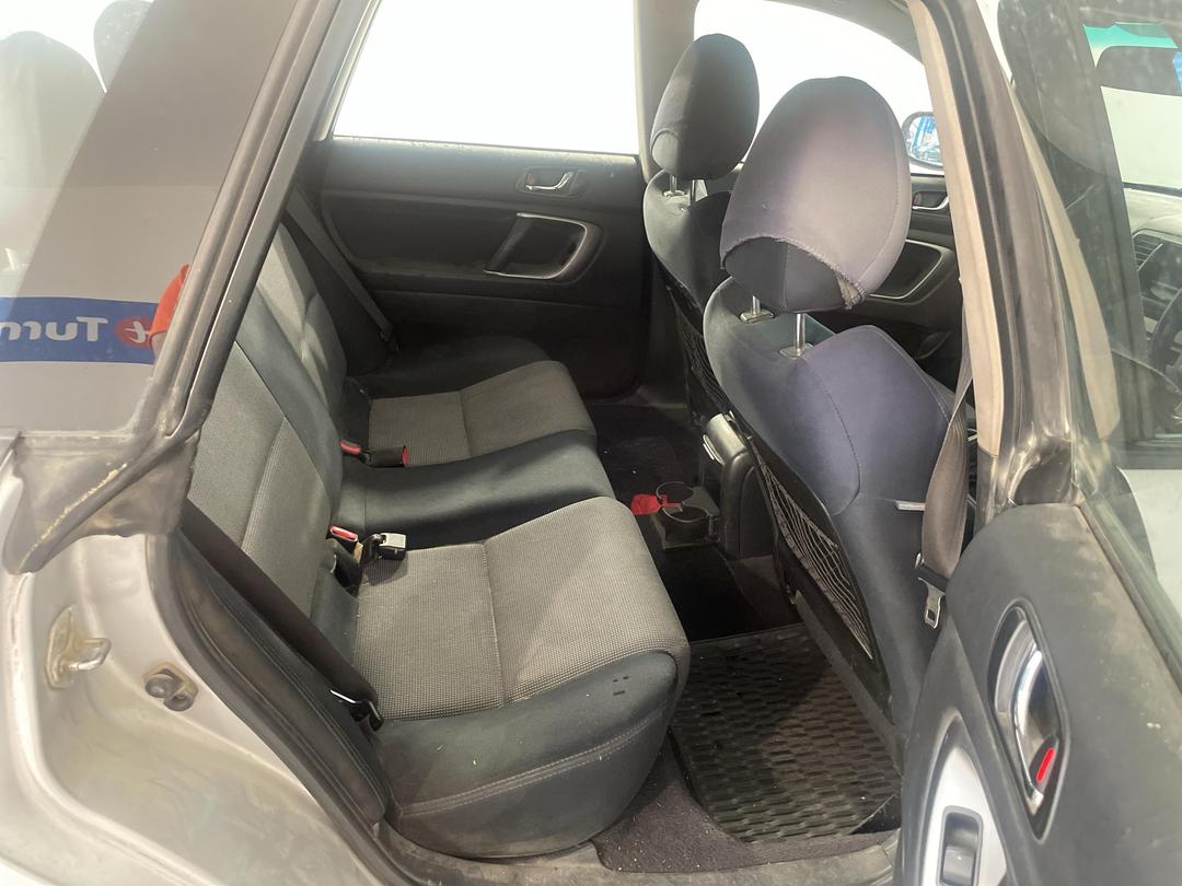 Photo '18' of Subaru Legacy R