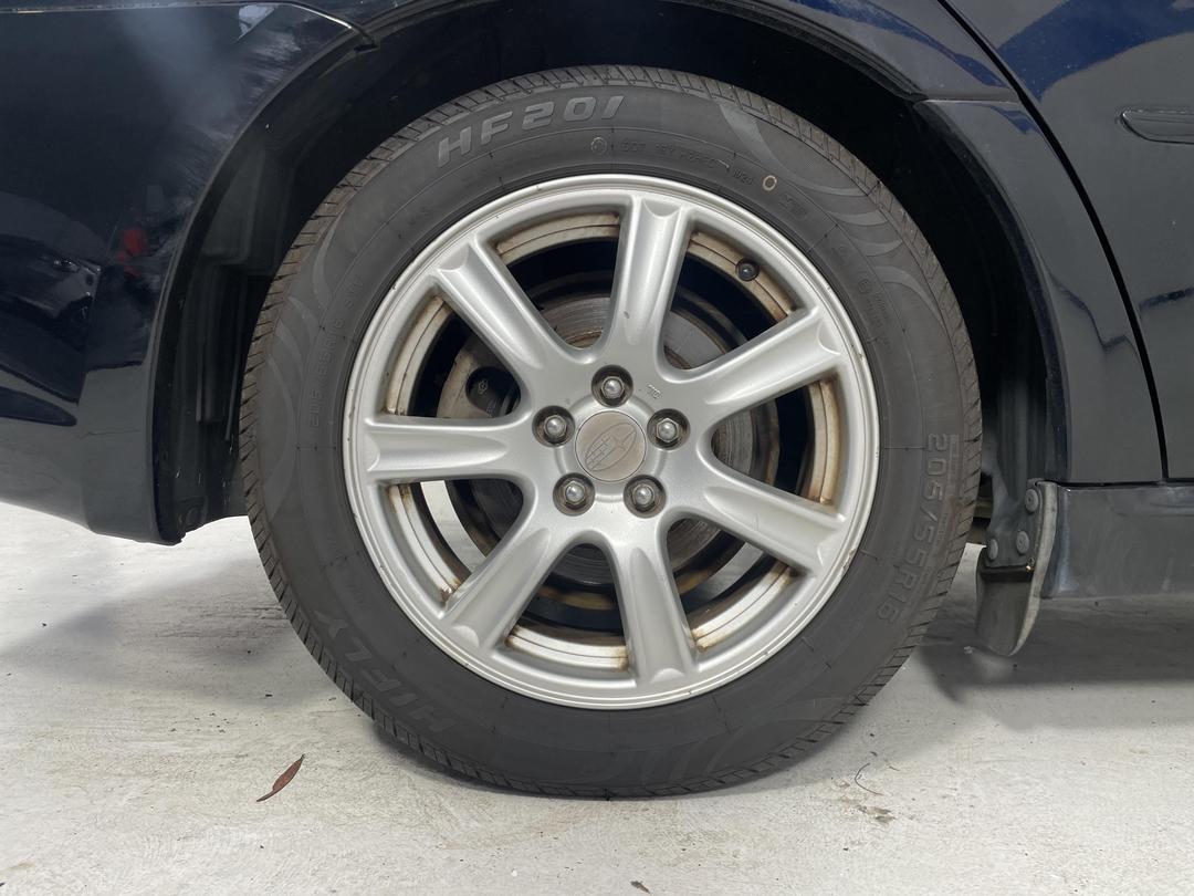 Photo '8' of Subaru Legacy