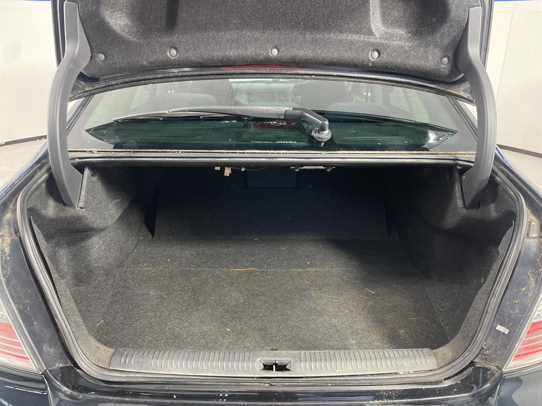 Photo '12' of Subaru Legacy