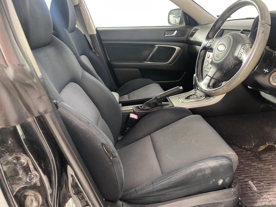 Photo '14' of Subaru Legacy