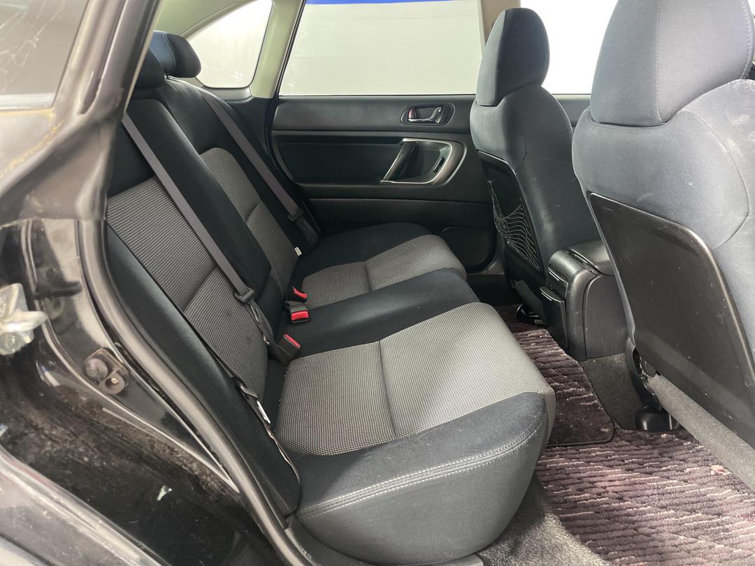 Photo '17' of Subaru Legacy