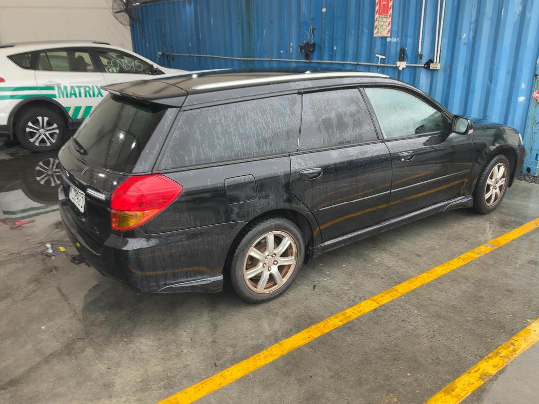 Photo '4' of Subaru Legacy