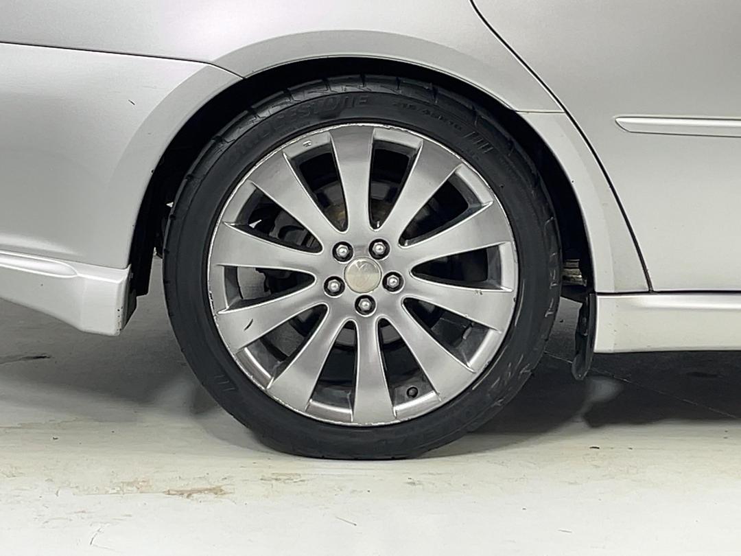 Photo '12' of Subaru Legacy