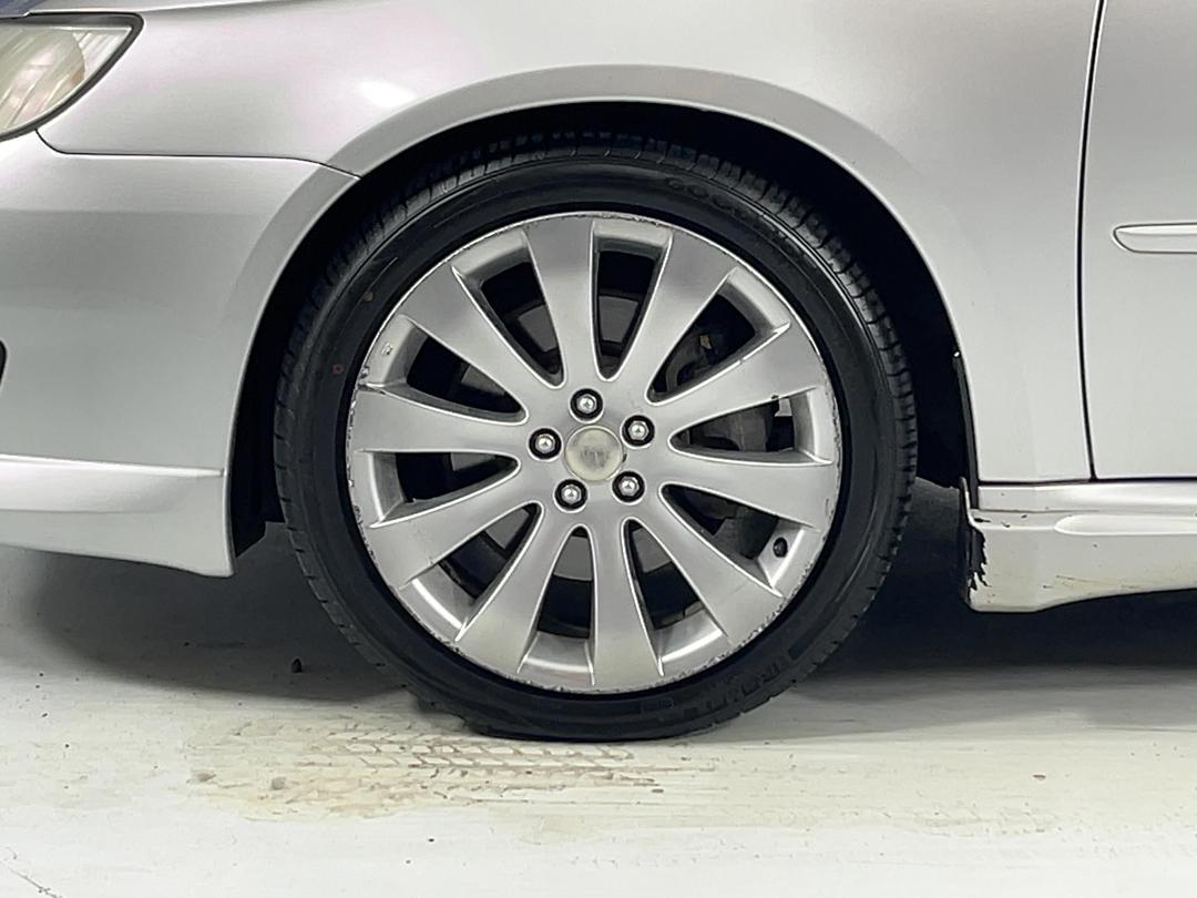 Photo '10' of Subaru Legacy