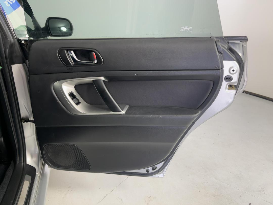 Photo '19' of Subaru Legacy