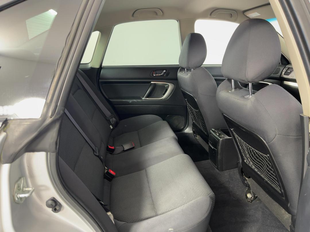 Photo '20' of Subaru Legacy