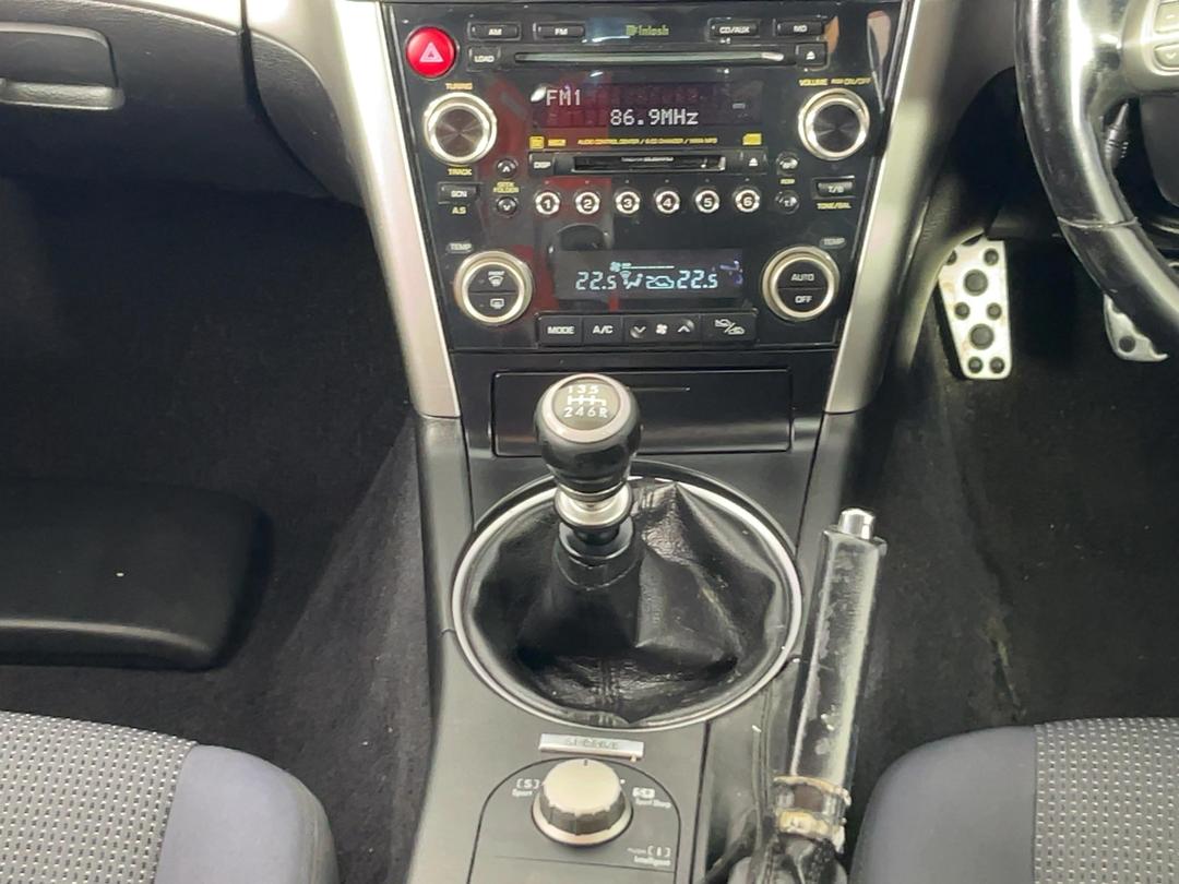 Photo '18' of Subaru Legacy