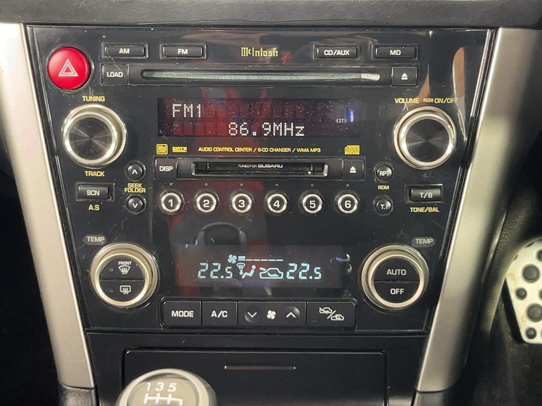 Photo '24' of Subaru Legacy