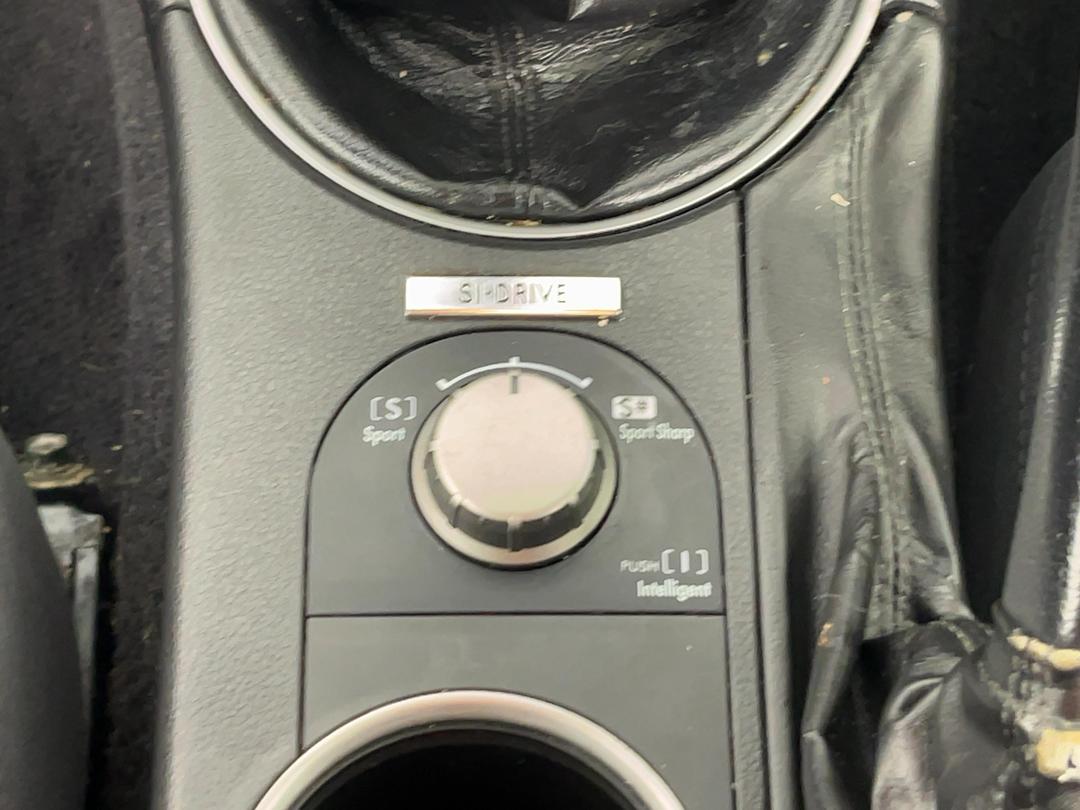 Photo '26' of Subaru Legacy