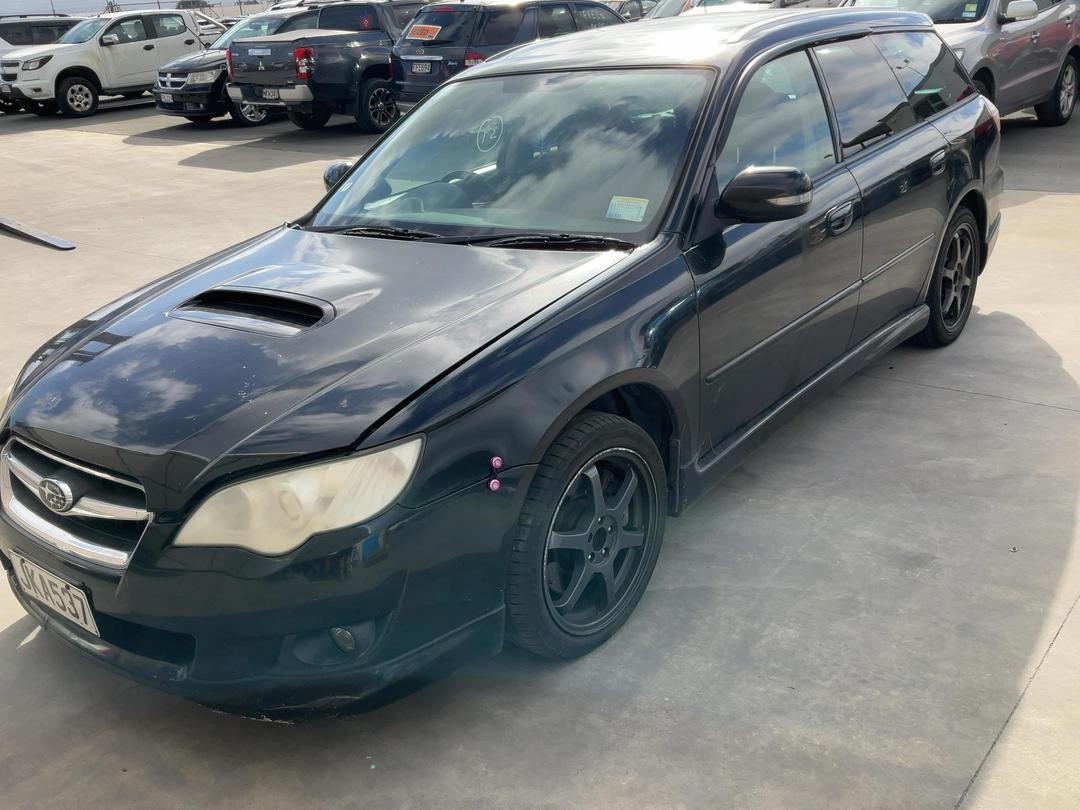 Photo '4' of Subaru Legacy