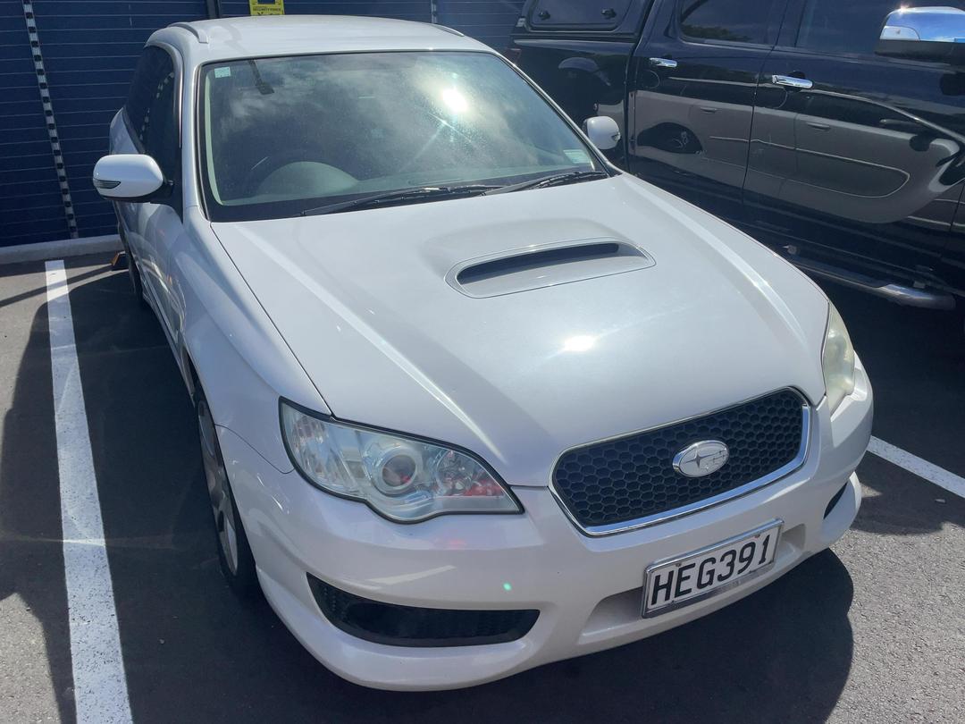 Photo '2' of Subaru Legacy Photo '2' of Subaru Legacy